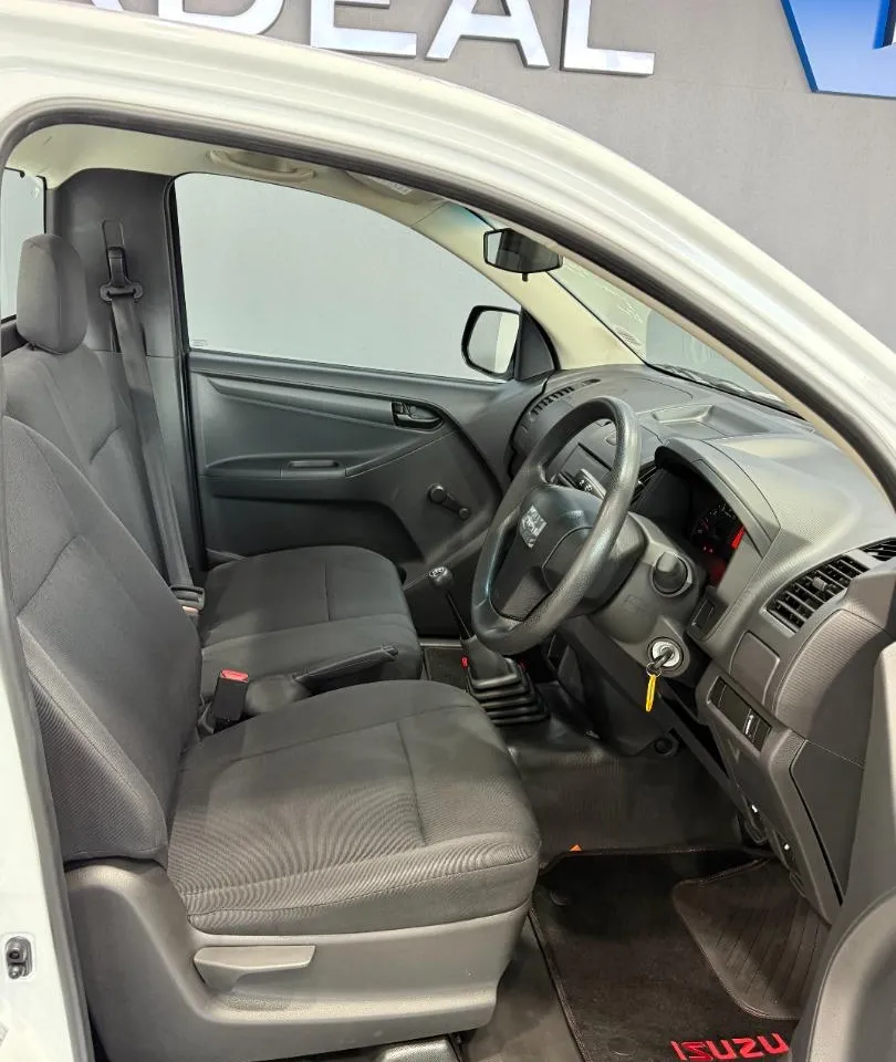 2026 Isuzu D-Max Gen 6 250C Single Cab, photo 16 of 21