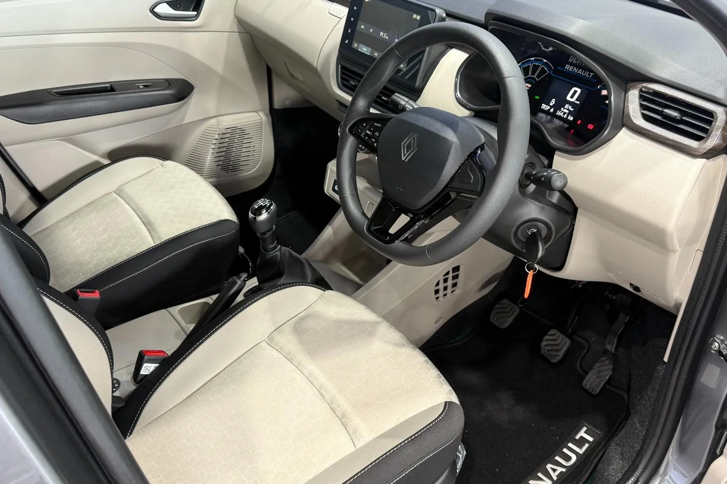2026 Renault Triber 1.0 Techno, photo 13 of 25