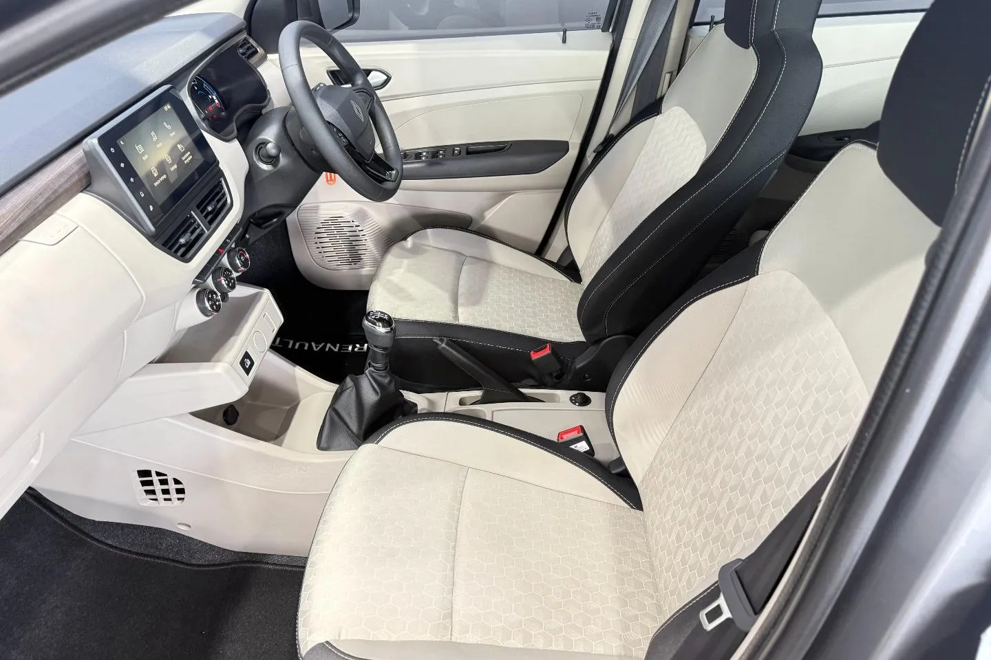 2026 Renault Triber 1.0 Techno, photo 19 of 25