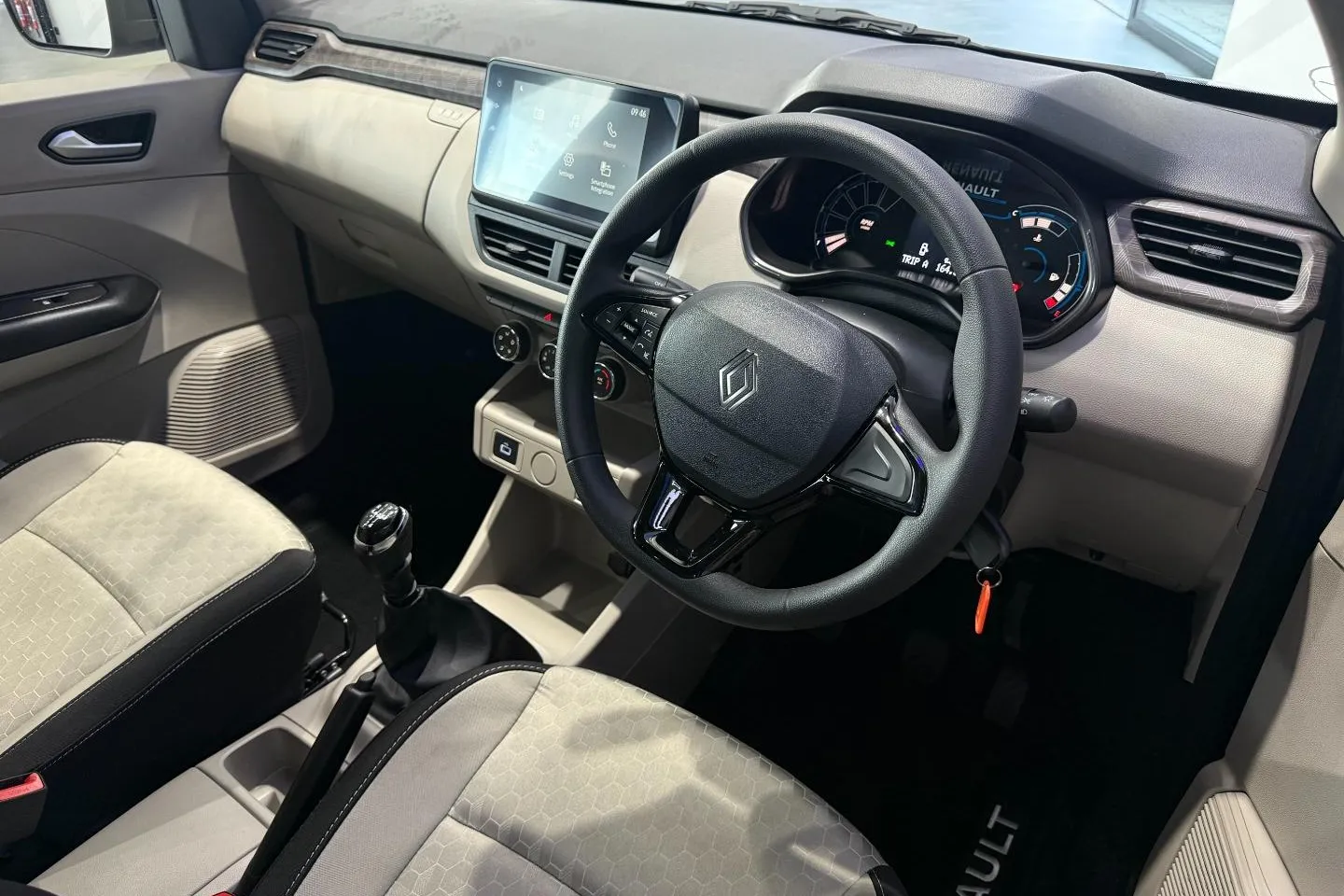 2026 Renault Triber 1.0 Techno, photo 24 of 25
