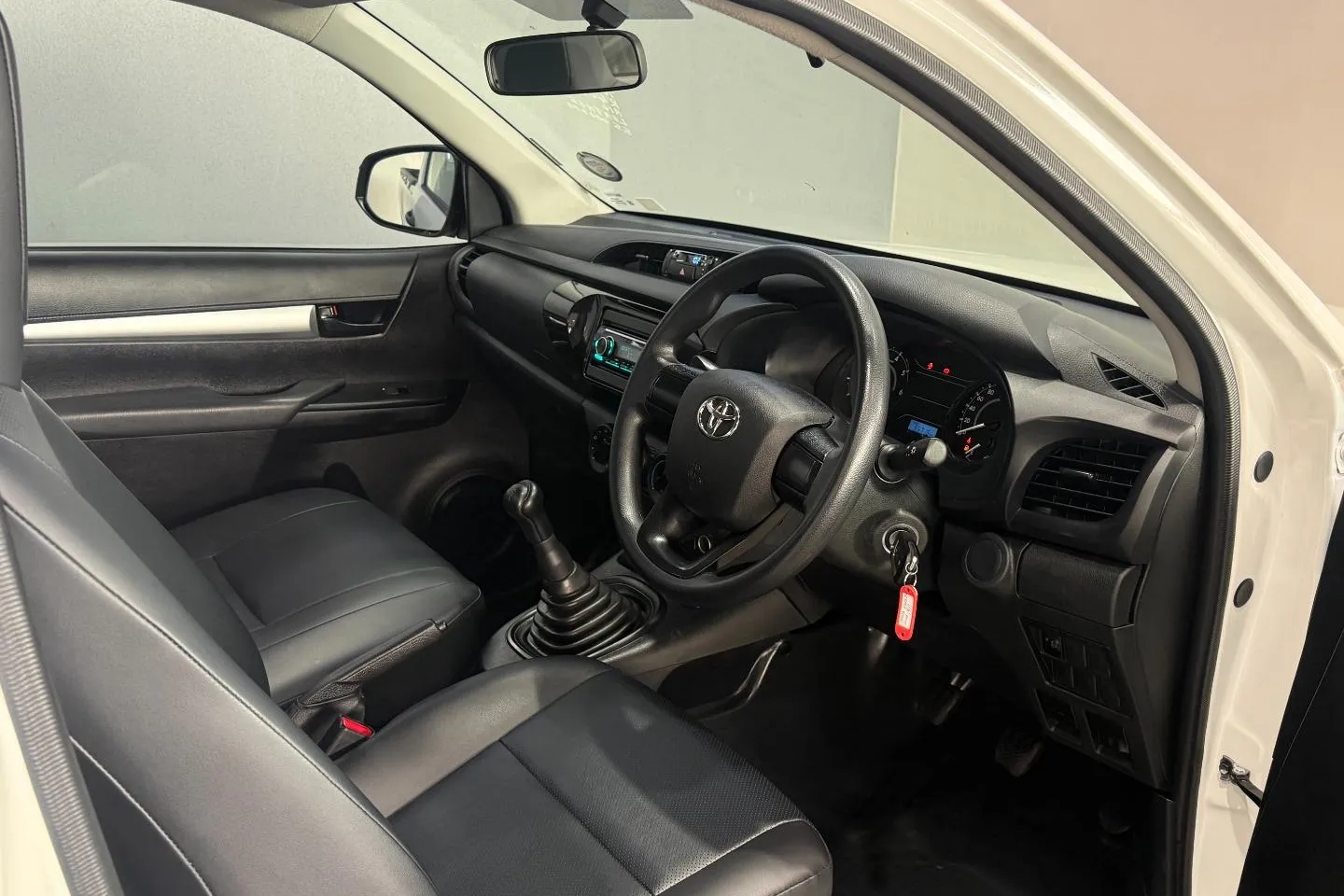 2026 Toyota Hilux 2.4GD Single Cab S (Aircon), photo 13 of 20