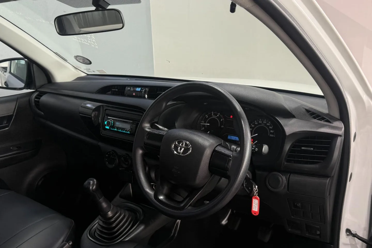 2026 Toyota Hilux 2.4GD Single Cab S (Aircon), photo 14 of 20