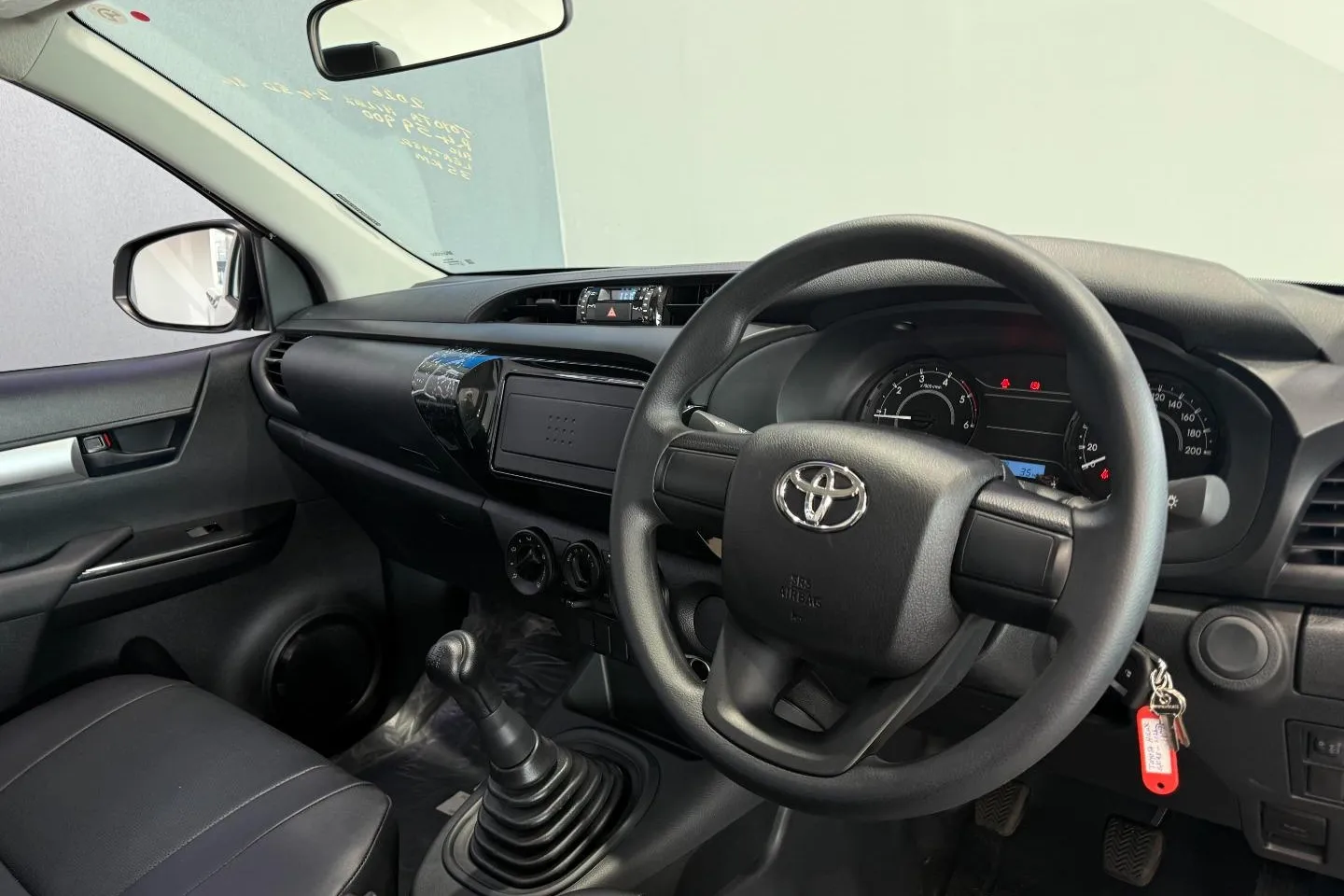 2026 Toyota Hilux 2.4GD Single Cab S (Aircon), photo 15 of 16