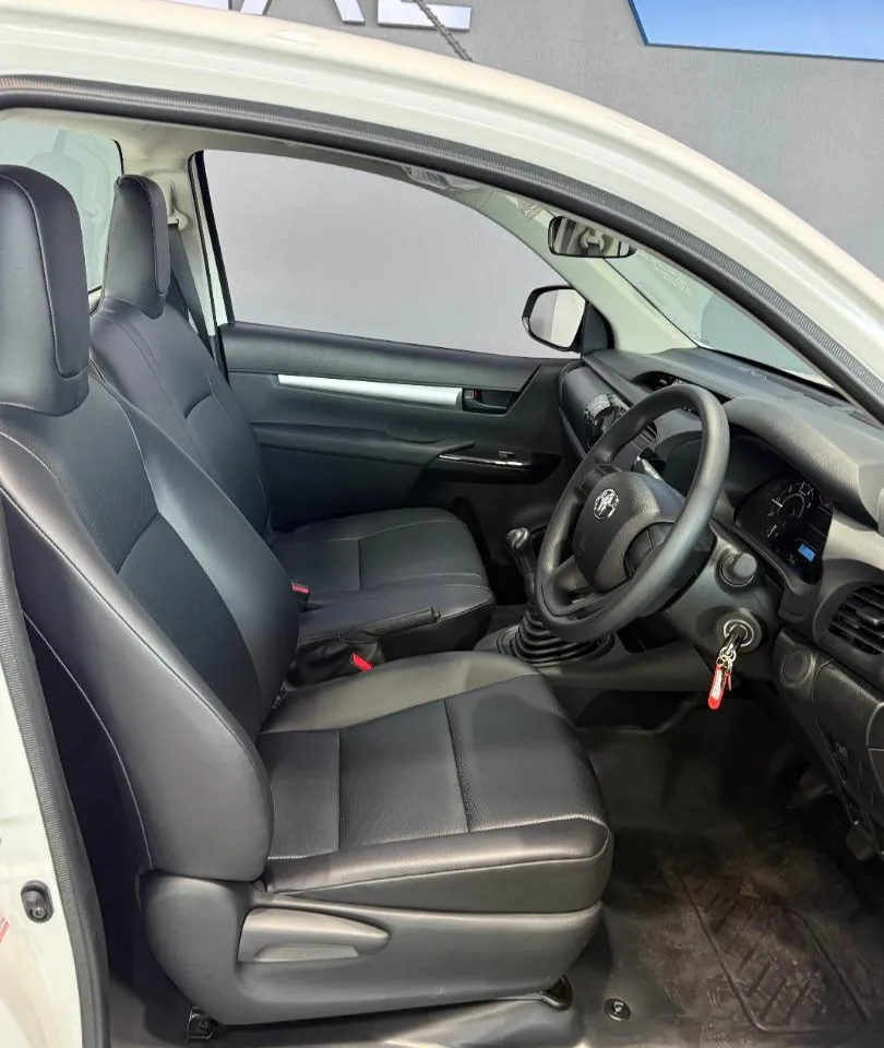 2026 Toyota Hilux 2.4GD Single Cab S (Aircon), photo 16 of 16