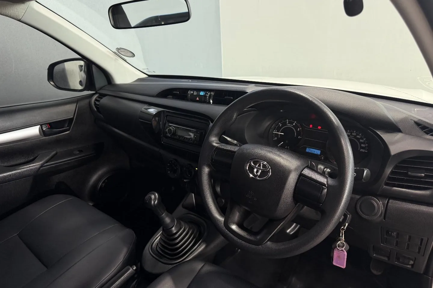 2026 Toyota Hilux 2.4GD Single Cab S (Aircon), photo 17 of 21
