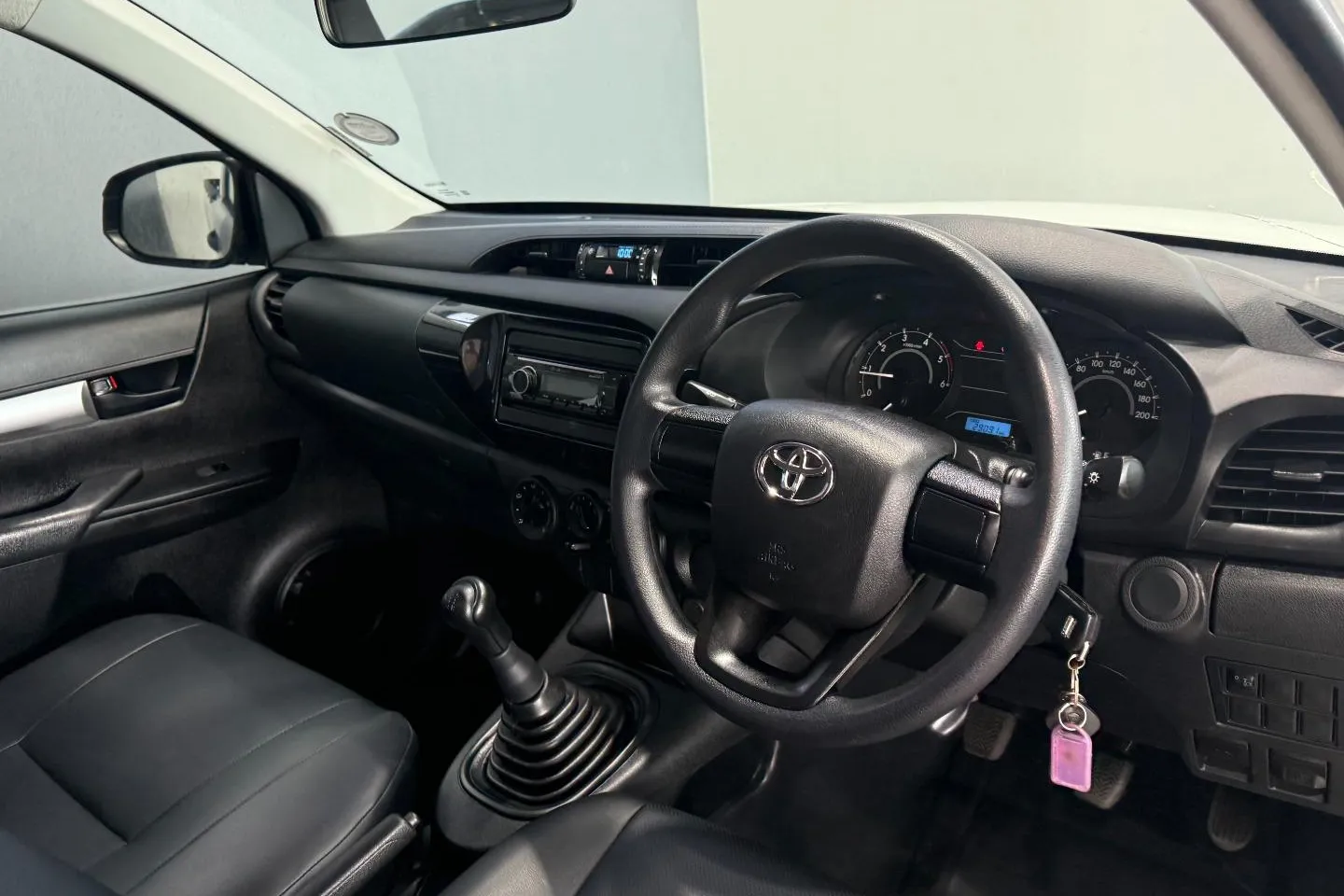 2026 Toyota Hilux 2.4GD Single Cab S (Aircon), photo 18 of 21