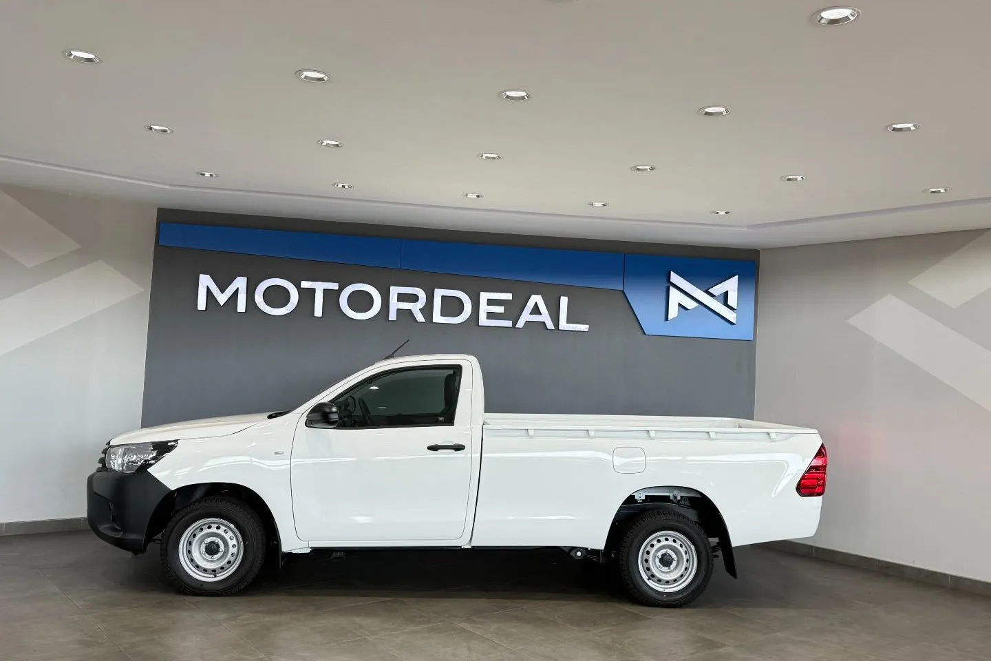 2026 Toyota Hilux 2.4GD Single Cab S (Aircon), photo 4 of 12