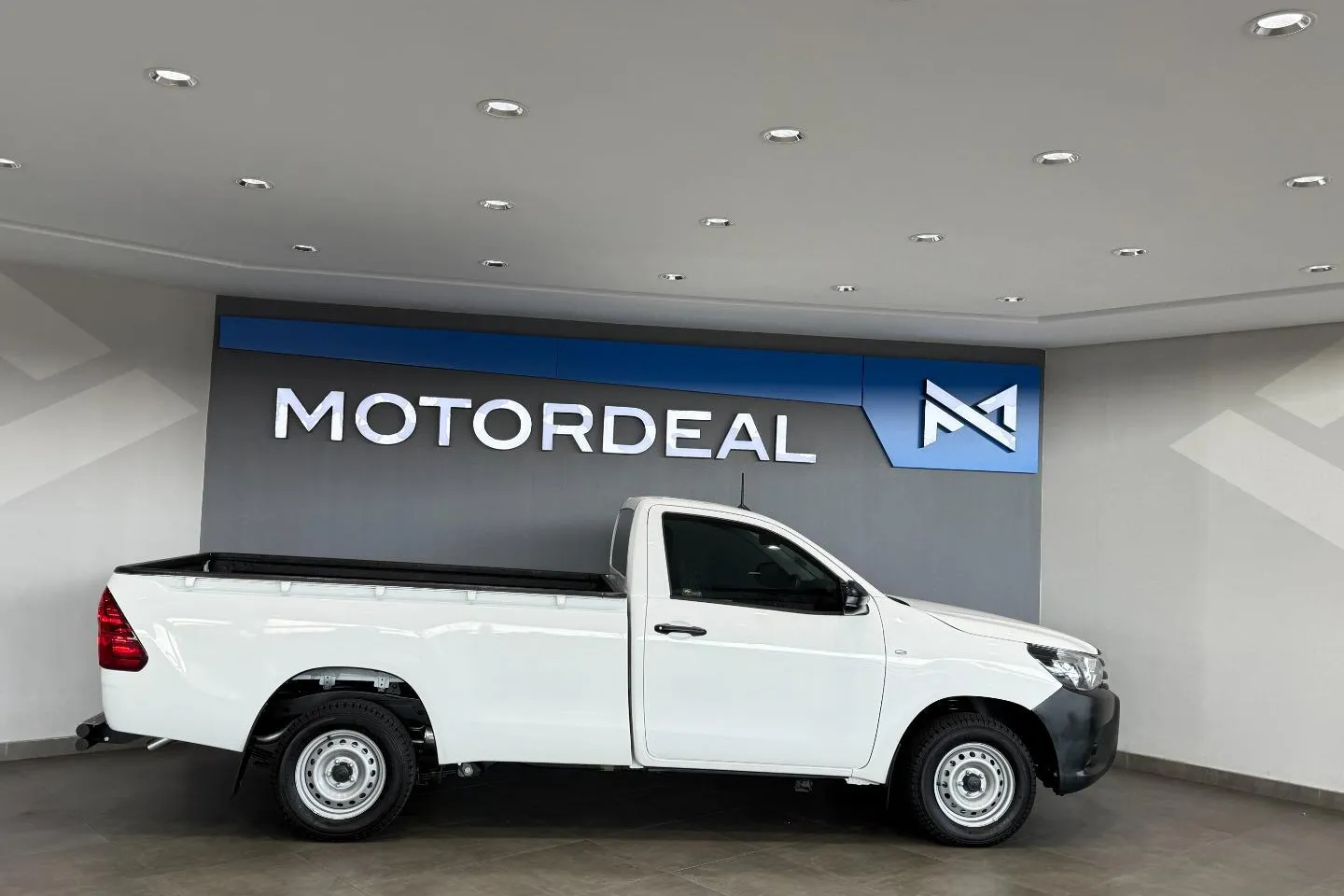 2026 Toyota Hilux 2.4GD Single Cab S (Aircon), photo 6 of 21