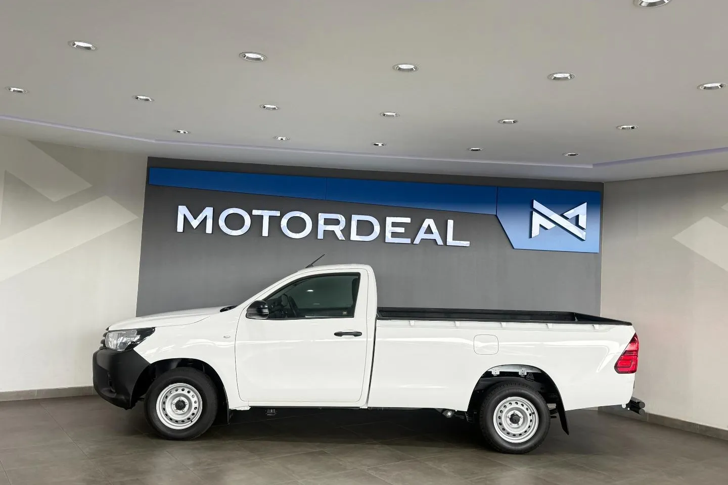 2026 Toyota Hilux 2.4GD Single Cab S (Aircon), photo 6 of 20