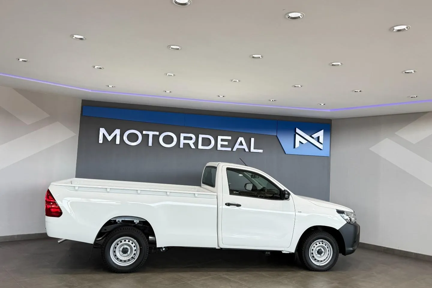 2026 Toyota Hilux 2.4GD Single Cab S (Aircon), photo 6 of 12