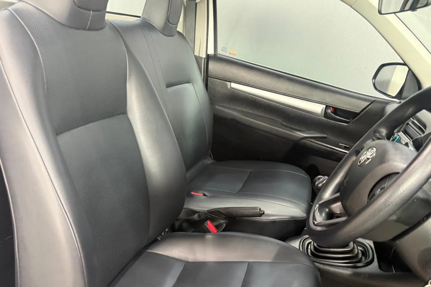 2026 Toyota Hilux 2.4GD Single Cab S (Aircon), photo 9 of 20